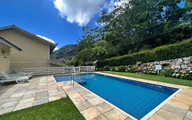Aconchego em Teresópolis com piscina privativa próximo a feirinha